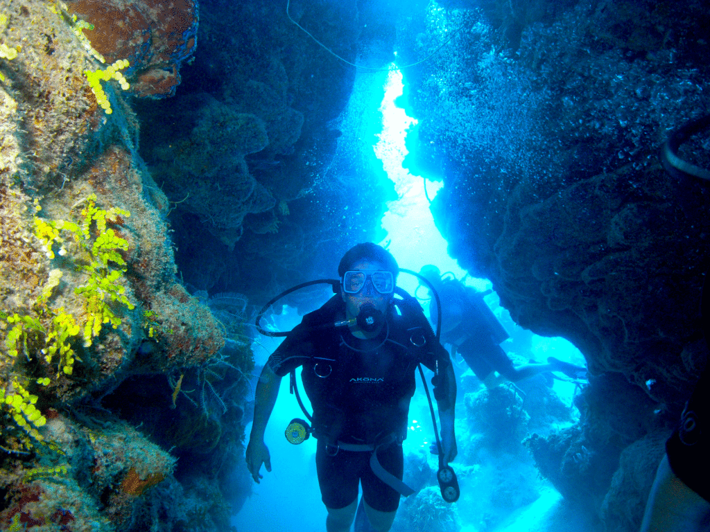 Unto the Great Deep Blue Hole…Would you dare to dive it?